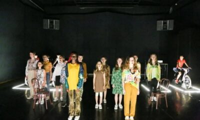 Predstava za žive u doba izumiranja