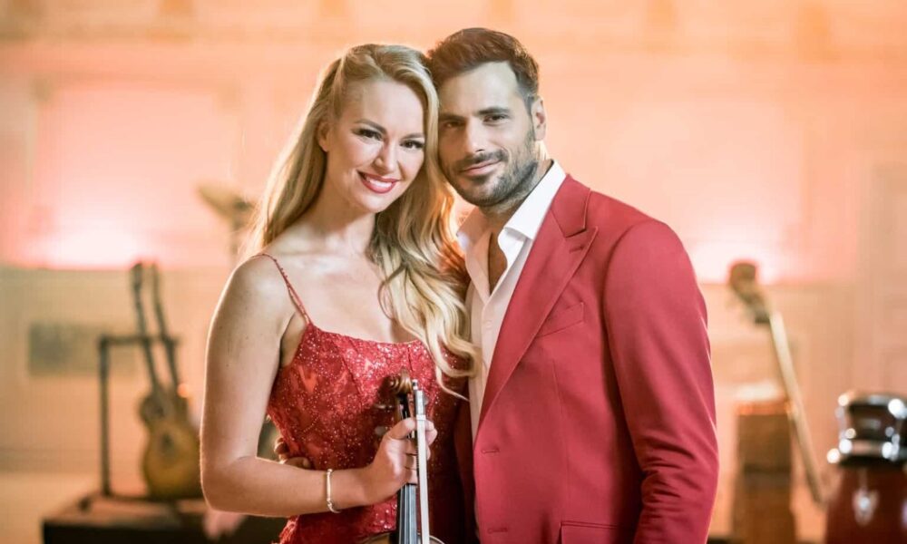 HAUSER & Caroline Campbell