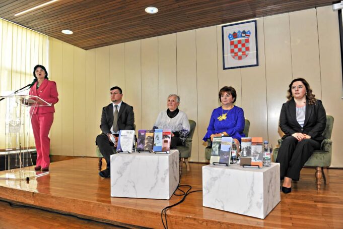 Noć knjige u znaku kulturne baštine Hrvata iz Vojvodine
