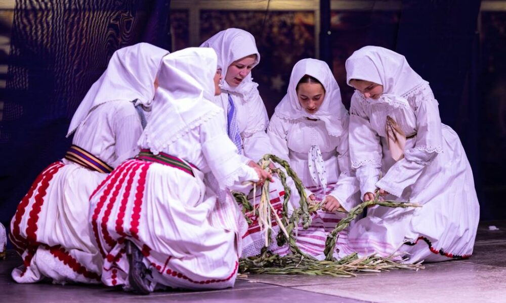 370 folkloraša iz 12 hrvatskih županija na Susretu u Županji