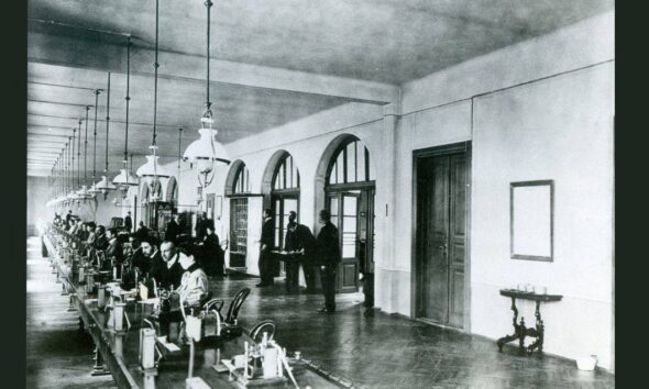 1-Telegrafska dvorana u zagrebackoj Postansko -brzojavnoj palaci 1904.