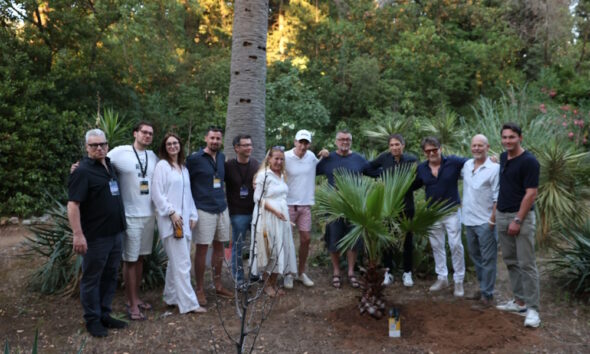 Sadnja palme sa ovogodišnjim Masterima uz osnivačicu festivala Tildu Grossel Bogdanović_Dino Avdić